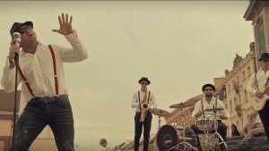 Teledysk w klimacie PRLu! Pudzian Band & Noizz Bros – Wnerwiona pudzian band | Disco-Polo.eu