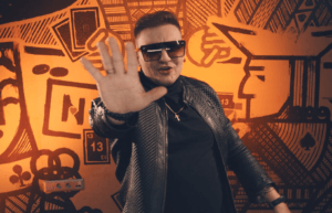 Wielka suma! Takie liczby nie pojawiają się nawet w lotto. Zespół Nokaut świętuje bogactwo. disco polo | Disco-Polo.eu