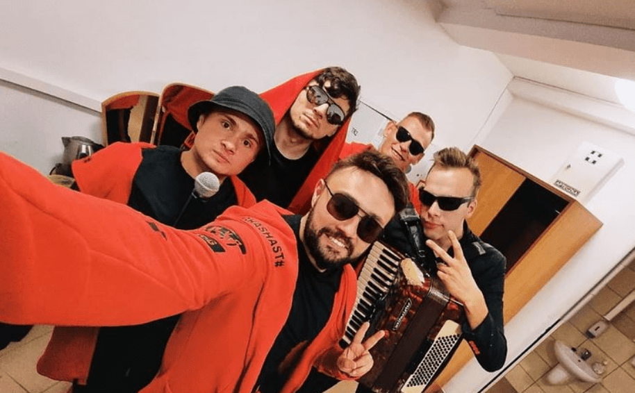 Zespół Soleo z hukiem postanowił zakończyć sezon wakacyjnych koncertów! Materiał mówi sam za siebie. disco polo | Disco-Polo.eu