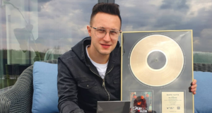 Mega info! Wiemy kto jest współautorem hitów zespołów Boys, Milano, Szpilki, Piękni i Młodzi i wielu innych. CamaSutra | Disco-Polo.eu