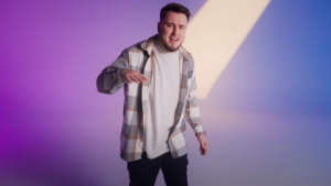 PREMIERA! Dawid Kajdan z nowością pt. "Włosy spięte w kok". zaczynamy od zera | Disco-Polo.eu