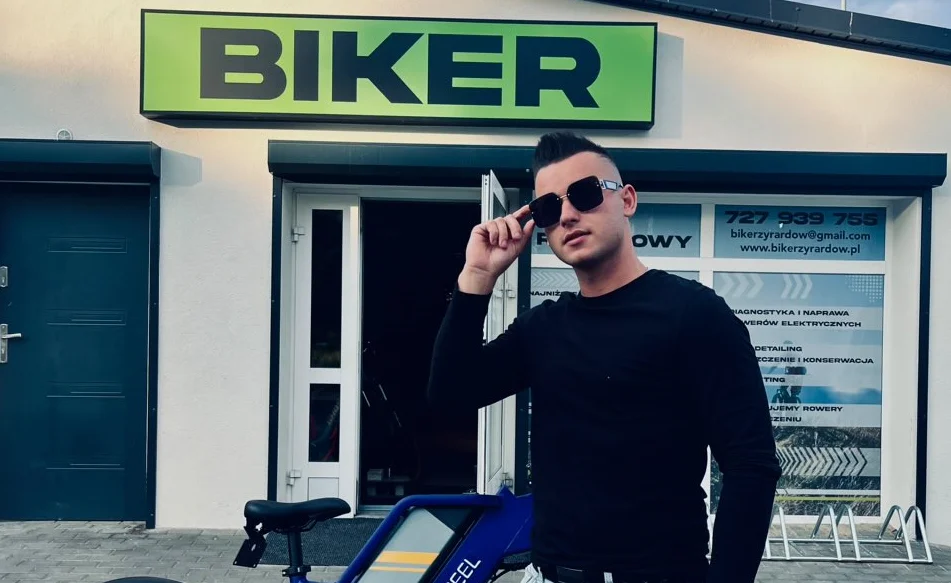 Rowerowy romans w disco polo: Patryk Szmajkowski zaskakuje z nowym hitem "Biker"! Patryk Szmajkowski