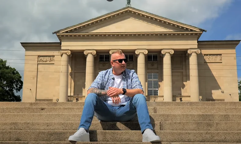 "Nie odbierasz" - Wojciech Kaczmarek z taneczą nowością! Wojciech Kaczmarek