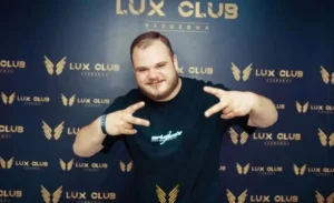 Najbardziej popularny król DJ'ów dał się ponieść disco polowej euforii. U jego boku popularne gwiazdy. power dance | Disco-Polo.eu