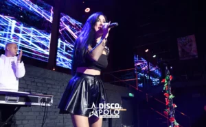 Roxaok, to prawdziwy wulkan energii na scenie! Zobacz video z występu gwiazdy na koncercie "Muzyka w Rytmie Serca" Muzyka w Rytmie Serca | Disco-Polo.eu