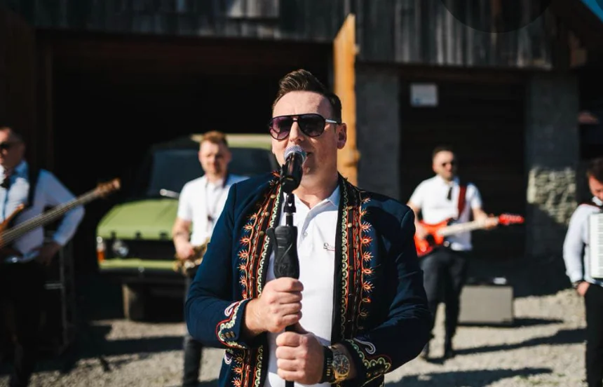 Szalony Drużba i nowość pt. "Bądź". Ten utwór podbije wszystkie listy przebojów Szalony Drużba | Disco-Polo.eu