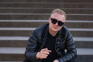 Szymon Jankowski z kolejnym hitem?! Posłuchaj nowości pt. "Chodź za mną" Szymon Jankowski | Disco-Polo.eu