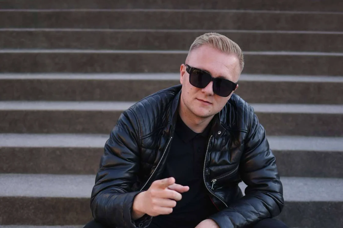Szymon Jankowski z kolejnym hitem?! Posłuchaj nowości pt. "Chodź za mną" Szymon Jankowski