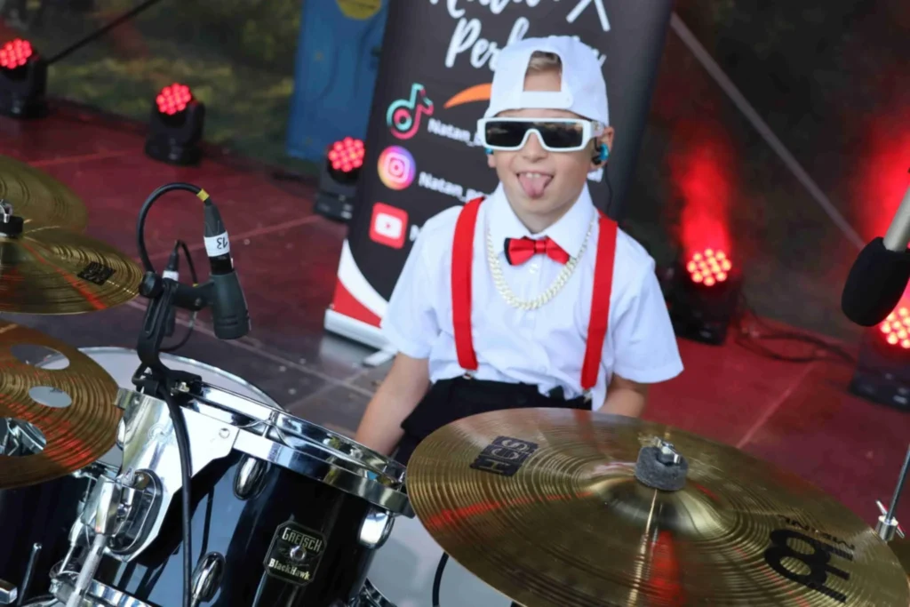 Natan ma 9 lat i gra jak zawodowiec – nowa gwiazda perkusji w disco polo natan | Disco-Polo.eu