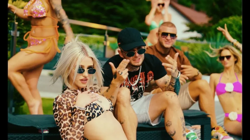 Dawid Narożny x Rizi Papi – Mini (Ej Lolita)