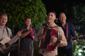 Nowość od zespołu Bayera pt. "Romeo". Zobacz teledysk magik band | Disco-Polo.eu