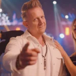 D-Bomb i Dance 2 Disco odświeżają hit „Cały świat należy do nas”