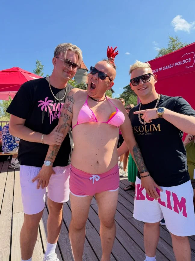 Luxon w bikini podbija sieć! Tego wydania gitarzysty Skolima nikt się nie spodziewał Luxon w bikini podbija sieć! Tego wydania gitarzysty Skolima nikt się nie spodziewał