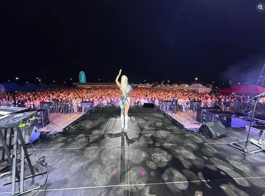 Elwira Mejk zgromadziła tłumy w Krynicy Morskiej. Tak wyglądał koncert Mejk