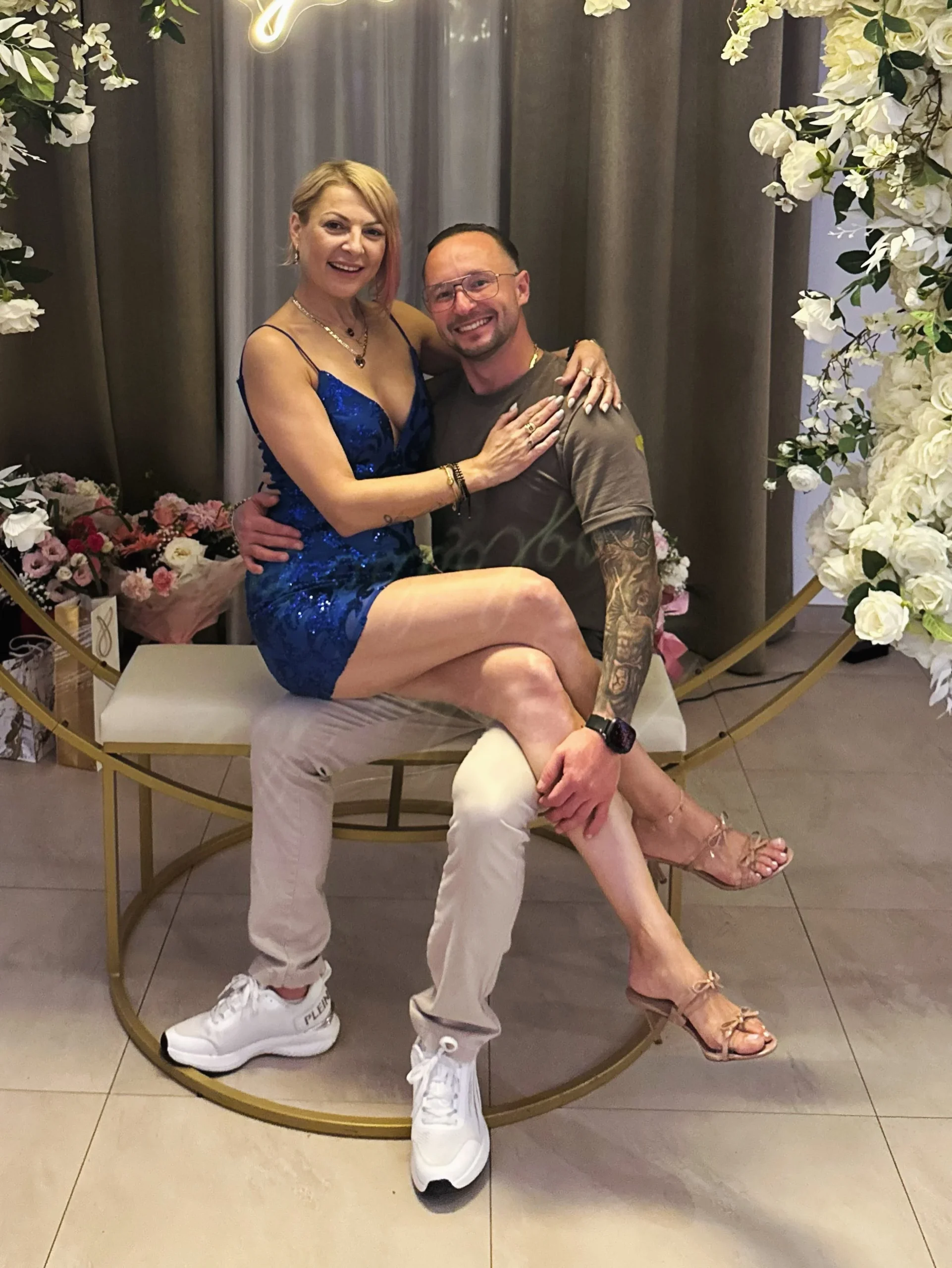 Magdalena Narożna przyłapana w czułych objęciach! Miłość aż kwitnie Magdalena Narożna przyłapana w czułych objęciach! Miłość aż kwitnie
