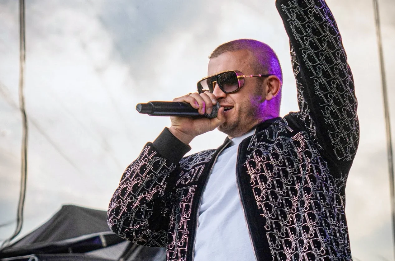 Opadną Wam szczęki! Dawid Narożny na żywo bez muzyki wykonał utwór "Prześliczna wiolonczelistka" Magdalena Narożna | Disco-Polo.eu