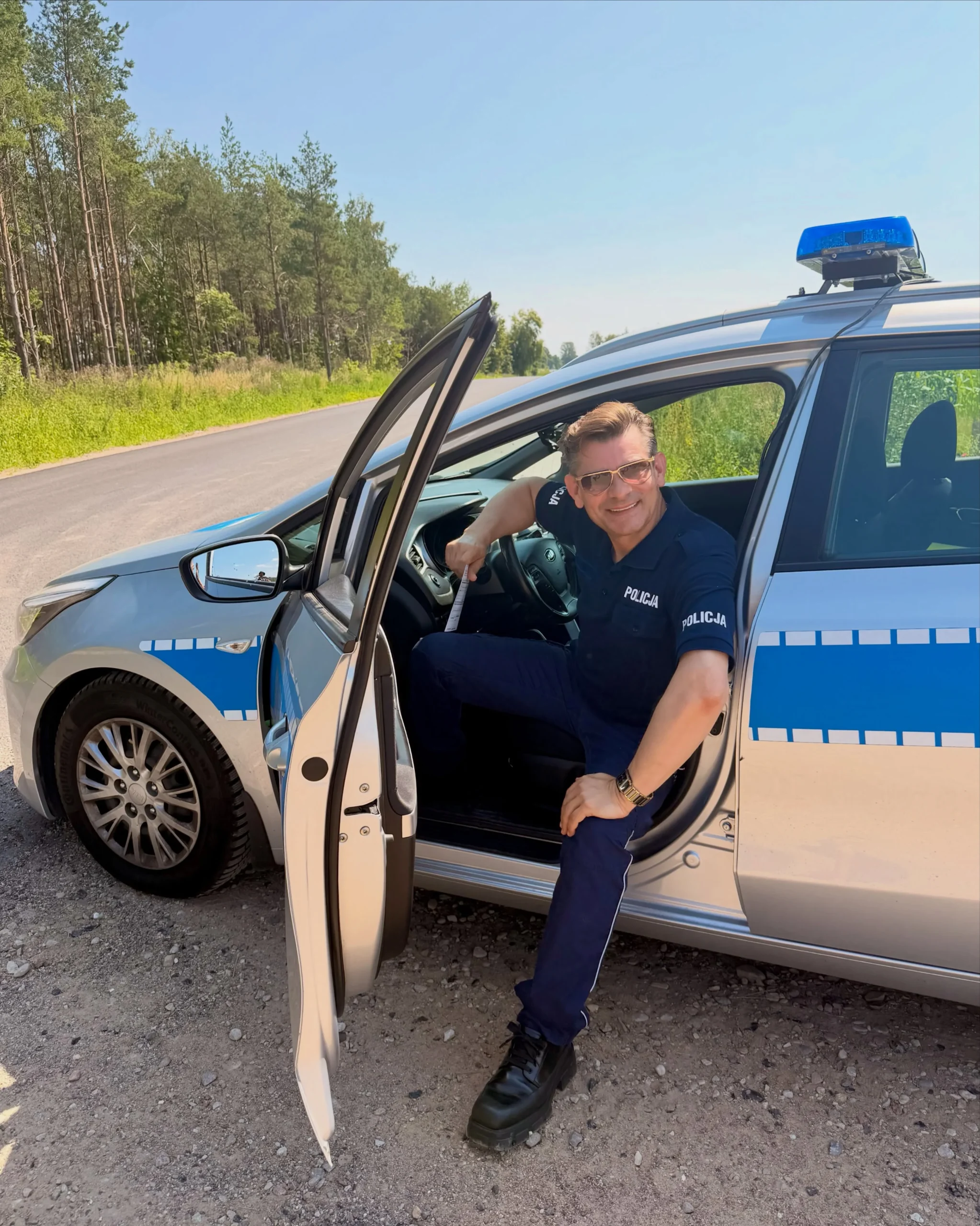 Zenek Martyniuk w roli policjanta, a obok piękna Edyta Folwarska. Już dziś nowy odcinek „Disco Weekend z Blondi”