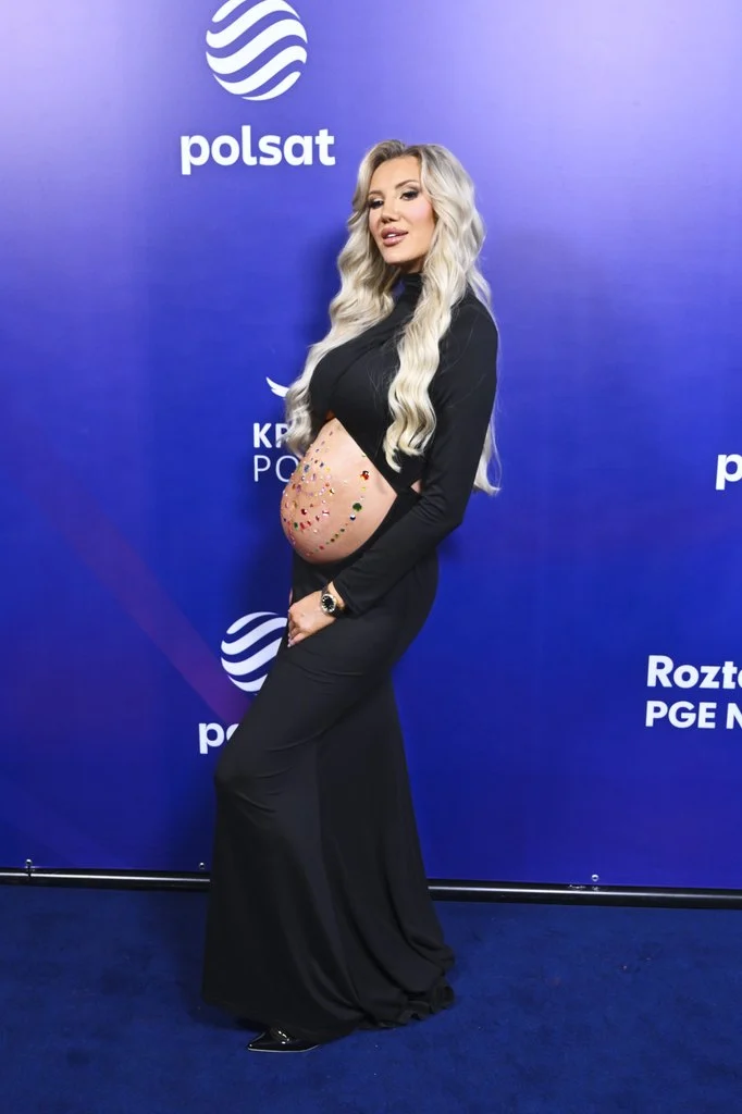 Skandal pod wpisem Maluby! Przyszła mama nie wytrzymała po tych komentarzach Skandal pod wpisem Maluby! Przyszła mama nie wytrzymała po tym komentarzu