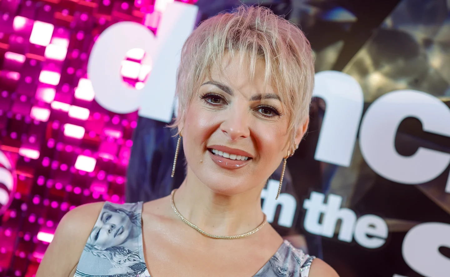 Magdalena Narożna ma własną walutę? Jej sukienka na ściance „Tańca z Gwiazdami” przyciąga uwagę Magdalena Narożna