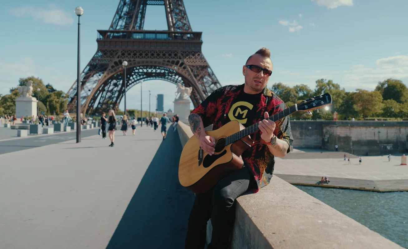 Czadoman zaskoczył nowym utworem. „Paris” to zupełnie inne brzmienie Czadoman
