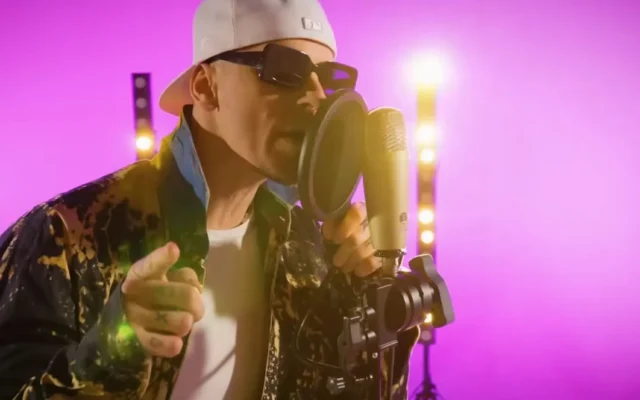 Pamiętacie go z „You Can Dance”? Dziś występuje u boku lidera zespołu Boys Skolim | Disco-Polo.eu